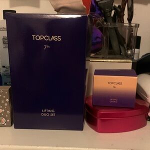 7th Lifting Cream Moisturizer - Purple/Peach